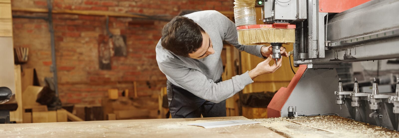 CNC machine maintenance and Service